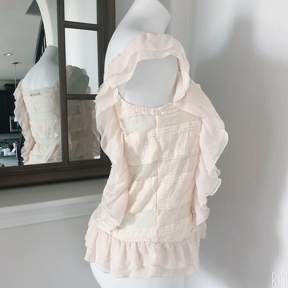Romeo+Juliet Couture Ruffle Blouse in Cream Blush, Size M EXCELLENT! - Picture 3 of 8
